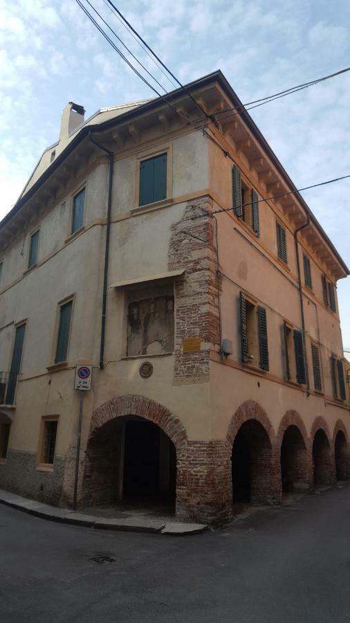 Apartmán La Casa Sui Portici Verona Exteriér fotografie
